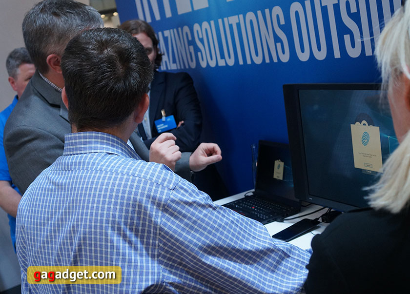Стенд Intel CeBIT 2016 своими глазами: интернет вещей на винодельне, Big Data и смарт-часы для гольфа -22