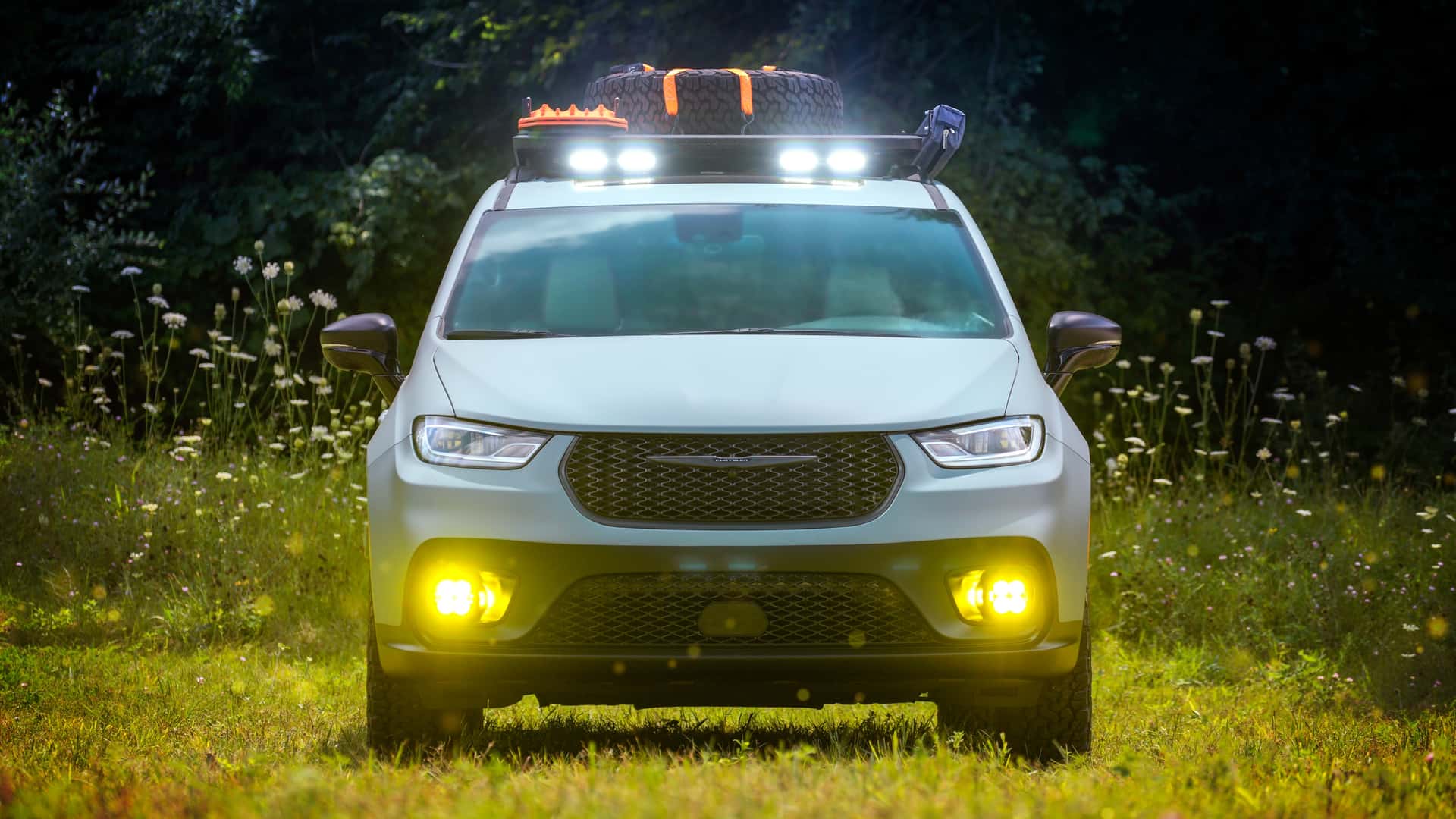 Chrysler Pacifica Grizzly Peak Вид спереду