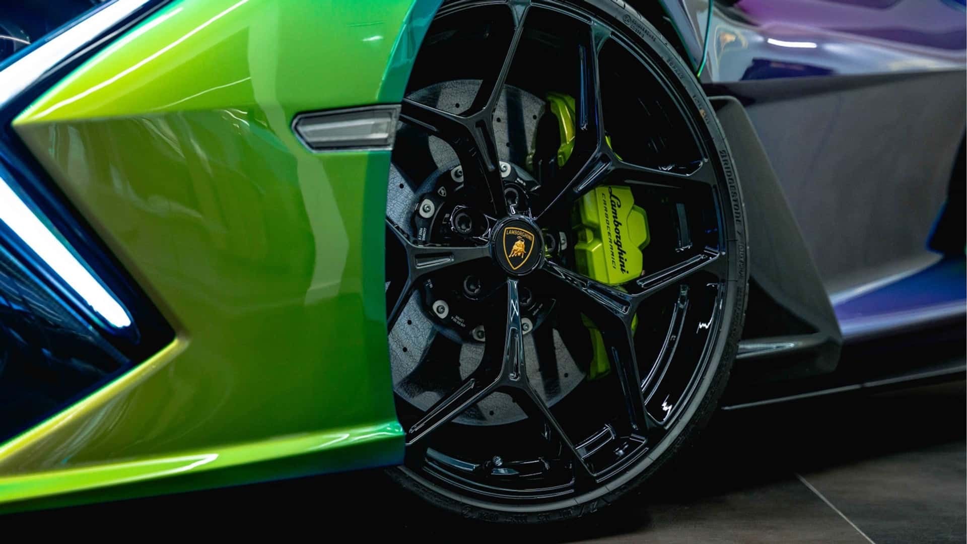 Lamborghini Revuelto avec peinture changeante