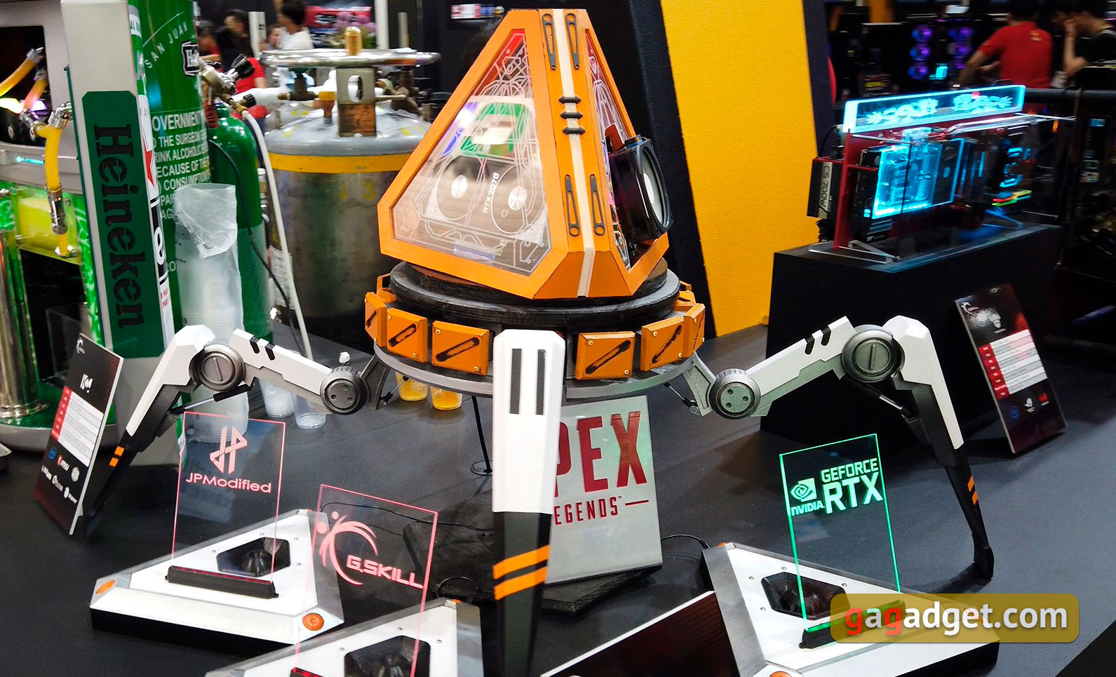Computex 2019: свято моддингу, красивих дівчат та задротів-7
