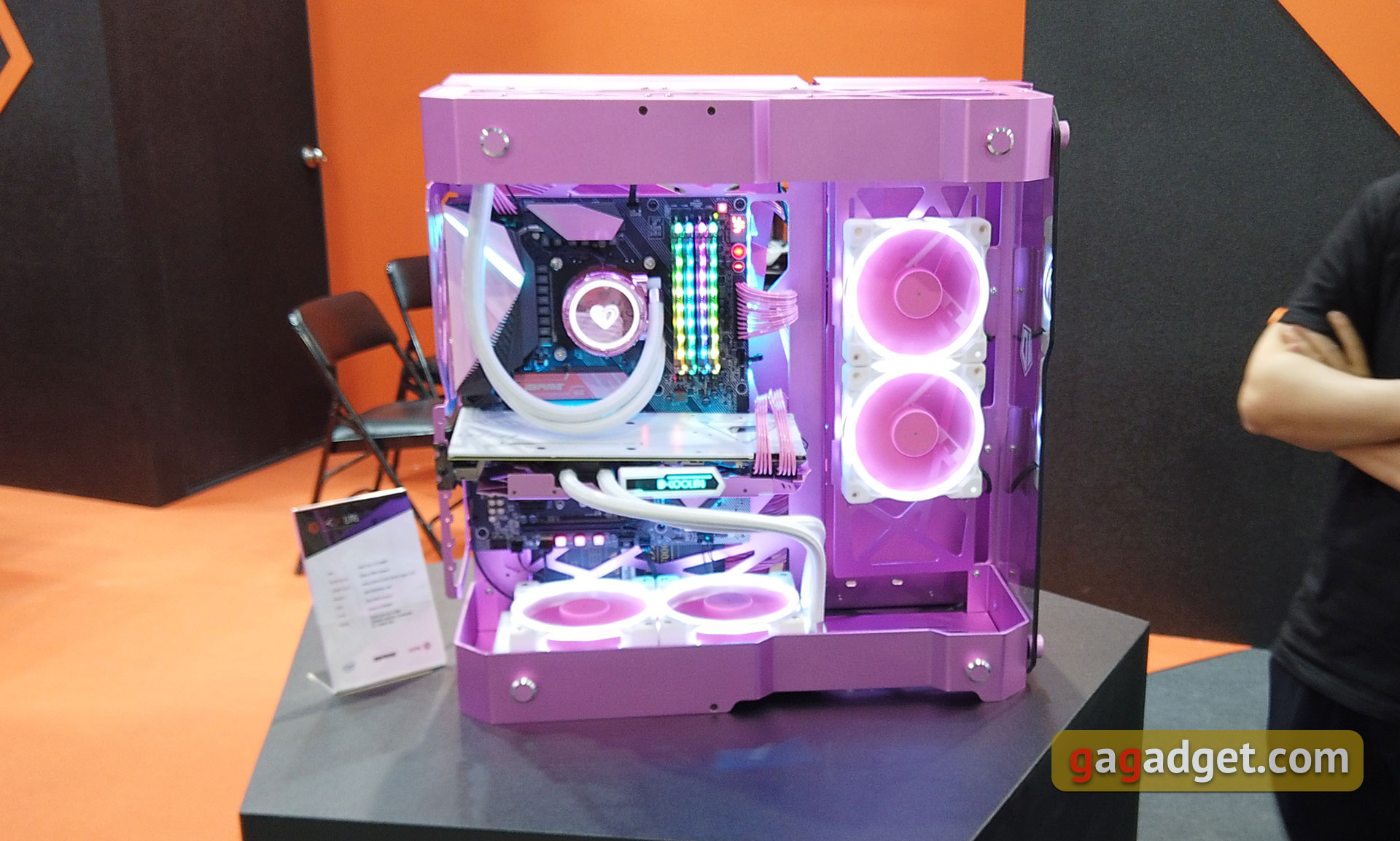Computex 2019: свято моддингу, красивих дівчат та задротів-9