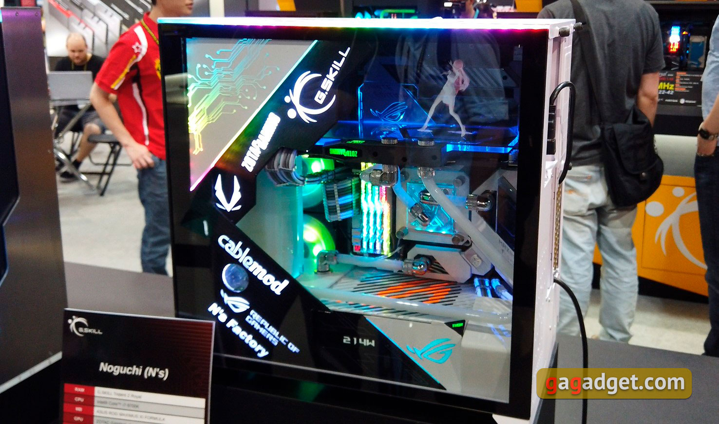 Computex 2019: свято моддингу, красивих дівчат та задротів-15