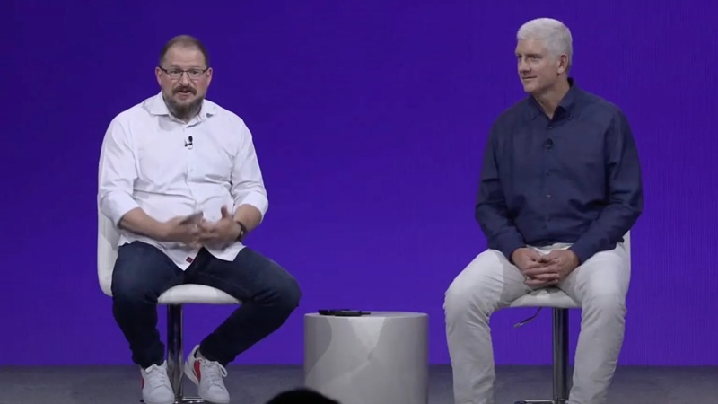 Rick Osterloh and Cristiano Amon at Snapdragon Summit