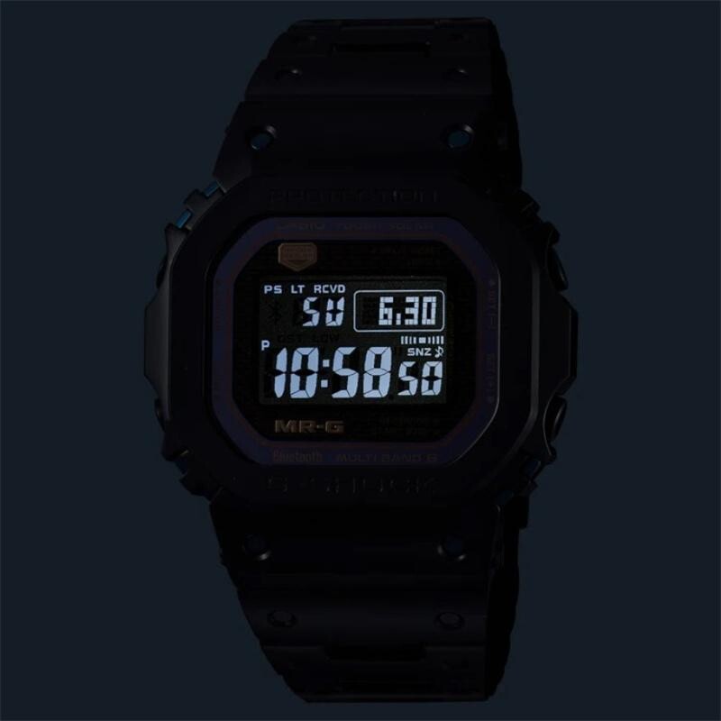 Часы Casio MRG-B5000BA-1JR с титановым корпусом с титановым корпусом