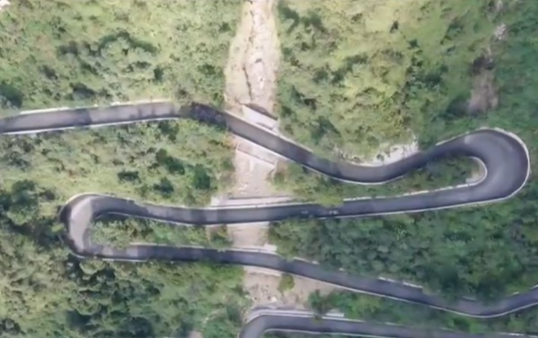 Autonomous cars on the track