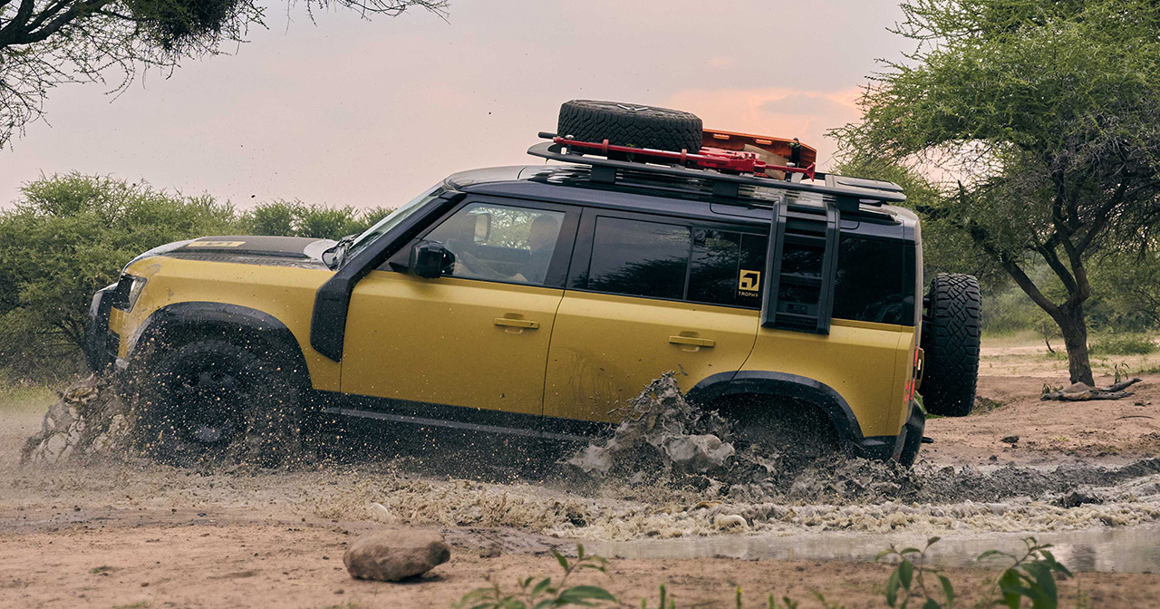 Defender Trophy Edition на бездоріжжі
