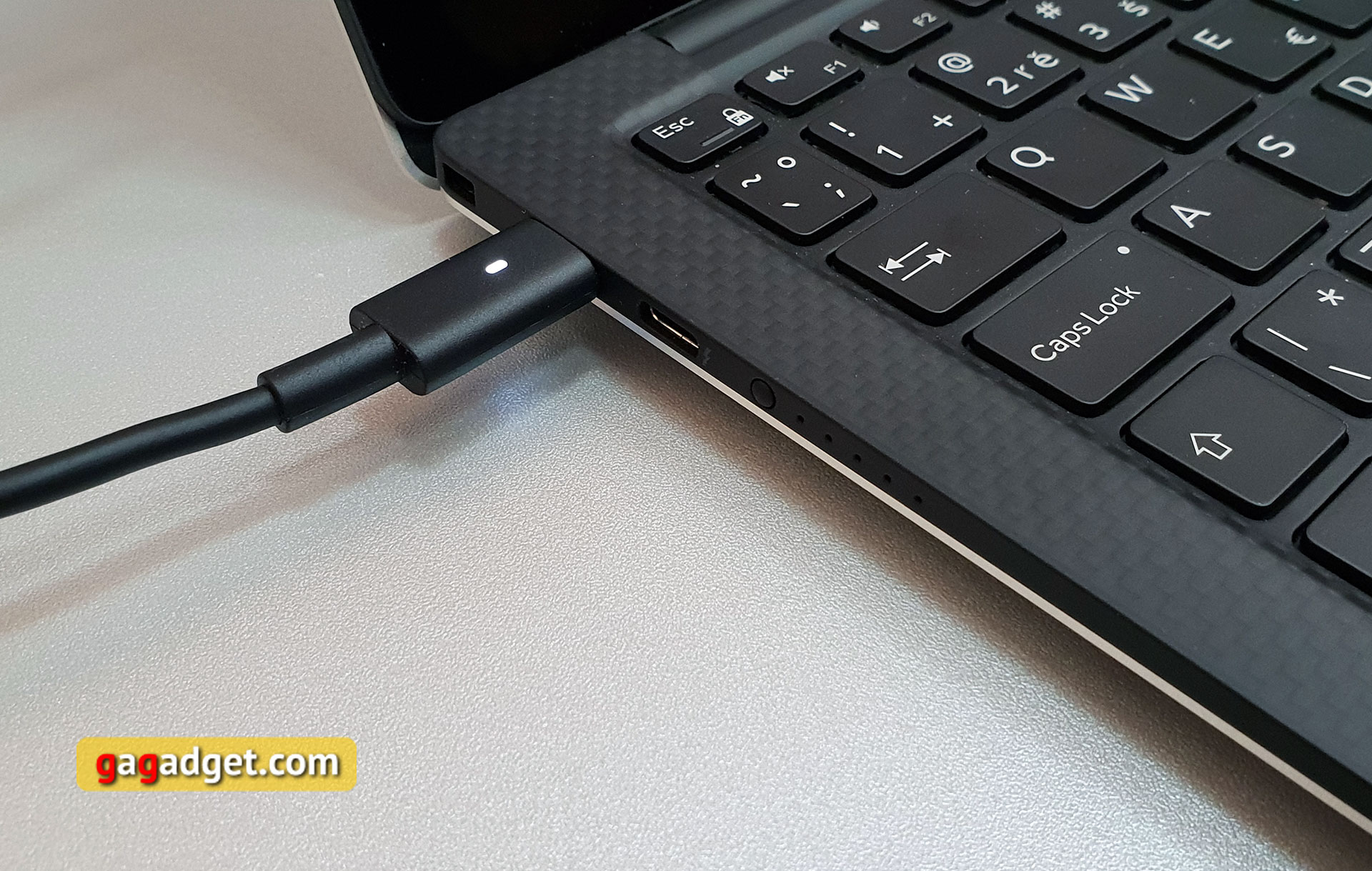 dell-xps-13-2018-09.jpg