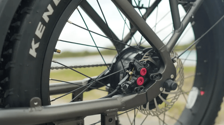 freins à disque sur un vélo électrique
