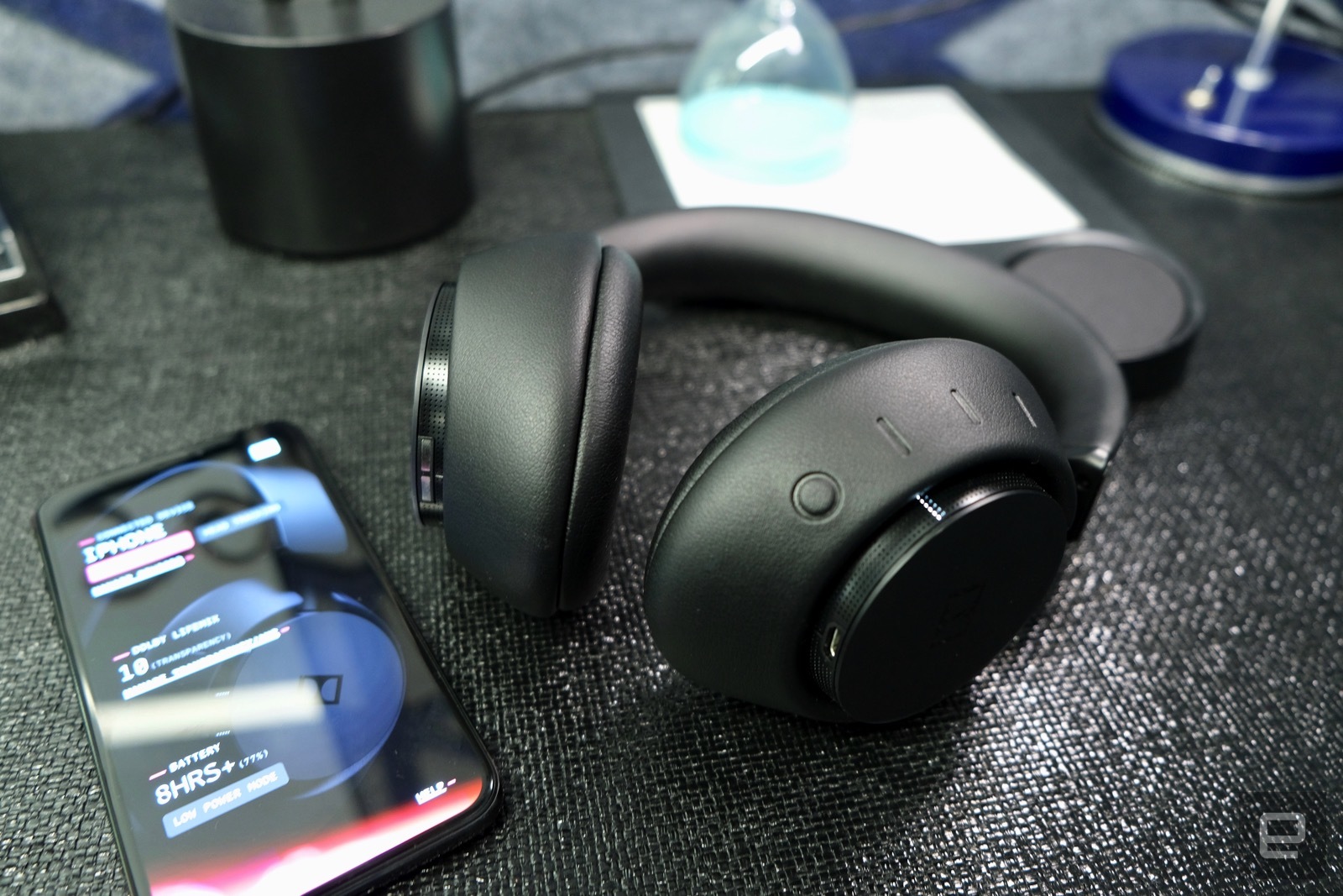 dolby-dimension-headphones-bluetooth-2.jpg