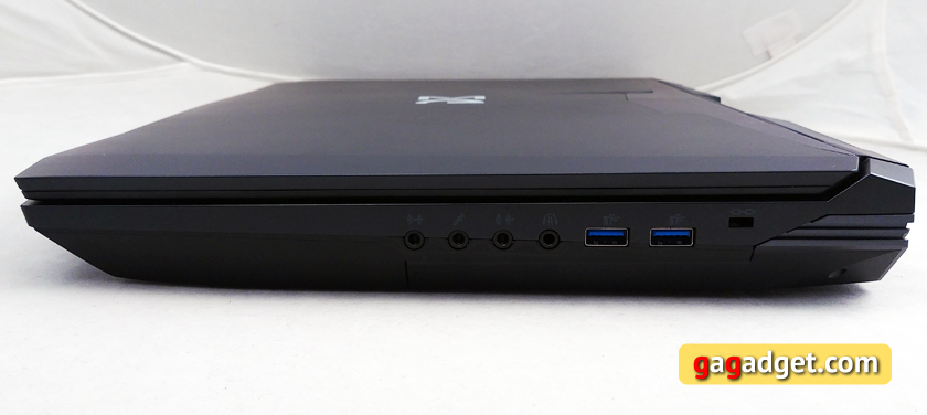 dream-machines-clevo-x1060-17ua22-09.jpg