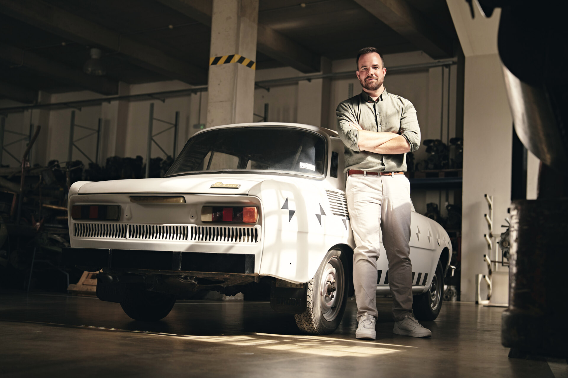 Martin Paclt and the original Škoda 100 in the studio