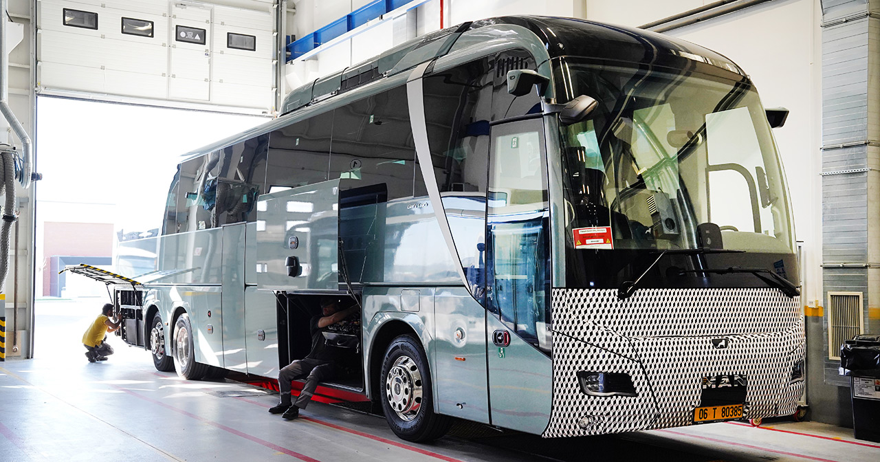 Design sketch of the MAN Lion's Coach E electric bus