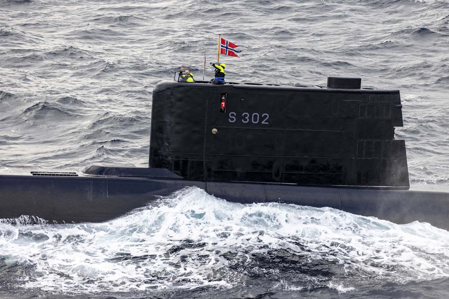 Le porte-avions britannique HMS Queen Elizabeth, qui transporte des chasseurs de cinquième génération F-35B Lightning II, est passé sous le commandement de l'OTAN pour la première fois dans l'histoire.-12