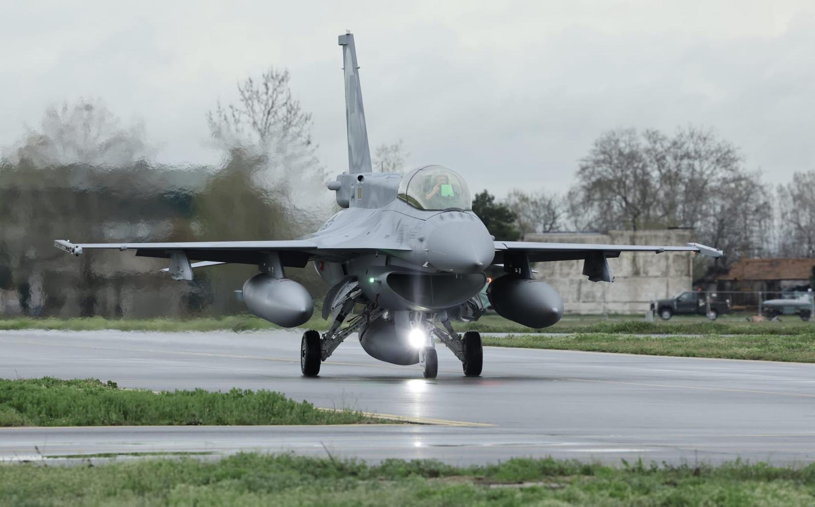 Прибуття першого болгарського F-16D (V) Block 70