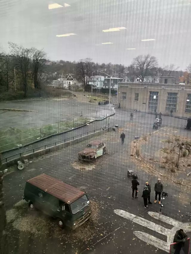 Nouvelles images de l'après-apocalypse nucléaire sur le plateau de tournage de l'adaptation cinématographique de Fallout-2