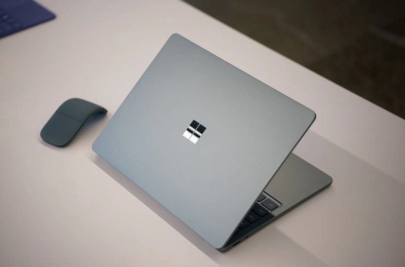 Image du Surface Laptop 13 en différentes couleurs