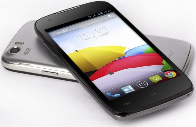 Смартфон Fly IQ4405 Evo Chic 1 с четырехъядерным процессором и IPS-дисплеем за 1199 грн