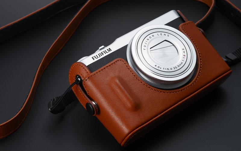 Fujifilm XQ2: цифрокомпакт с несменной оптикой премиум-класса