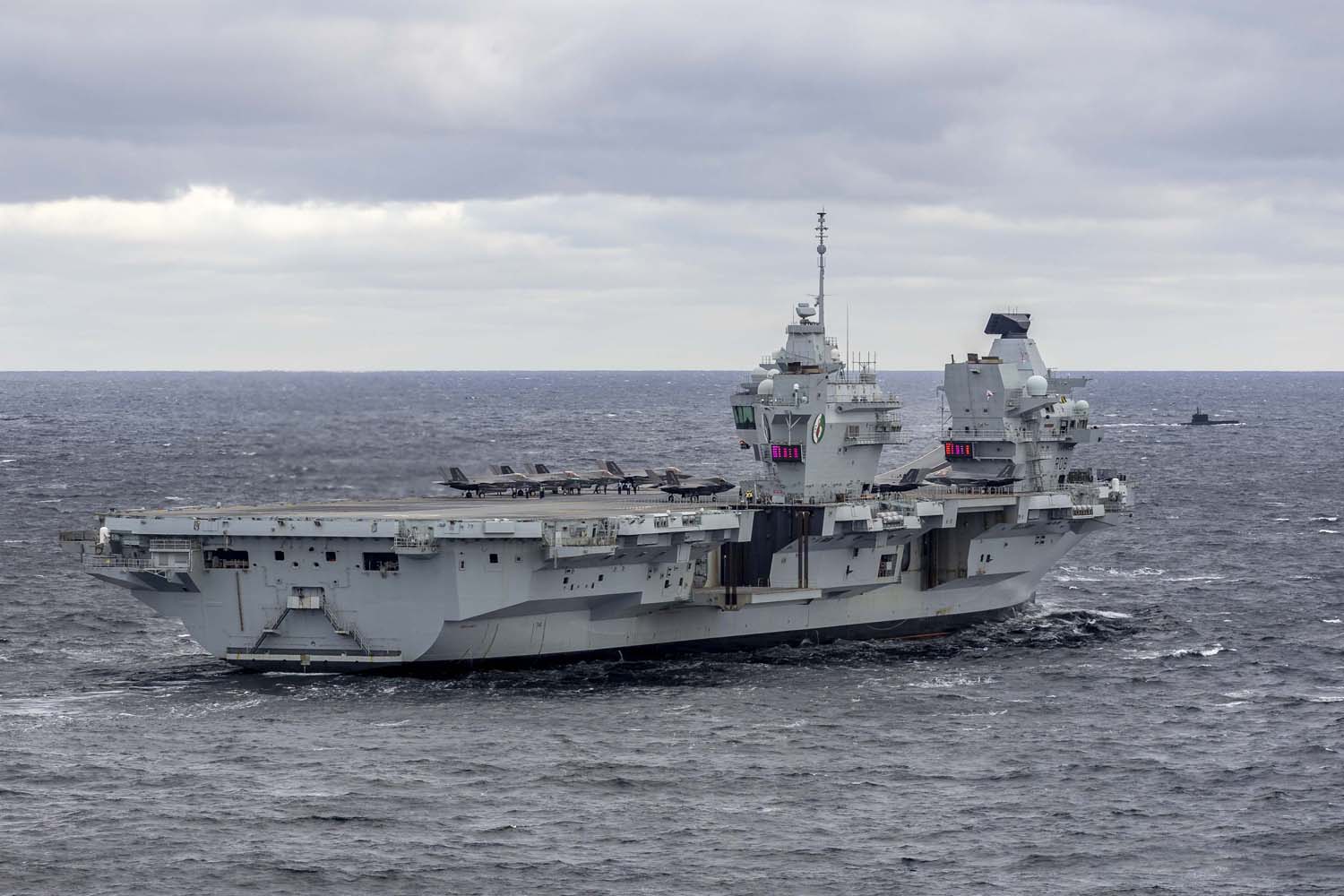 Le porte-avions britannique HMS Queen Elizabeth, qui transporte des chasseurs de cinquième génération F-35B Lightning II, est passé sous le commandement de l'OTAN pour la première fois dans l'histoire.-14