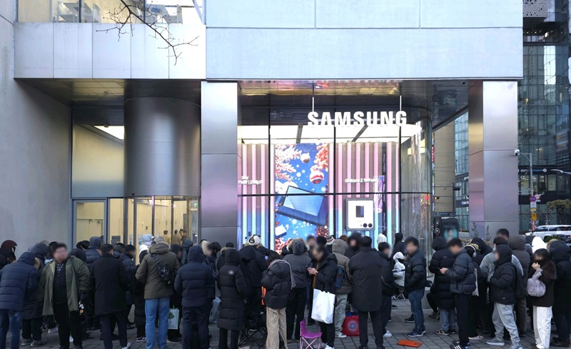 Samsung Galaxy Z TriFold в разложенном виде