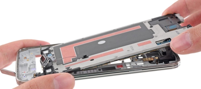 Мастера iFixit препарировали флагманский смартфон Samsung Galaxy S5-4