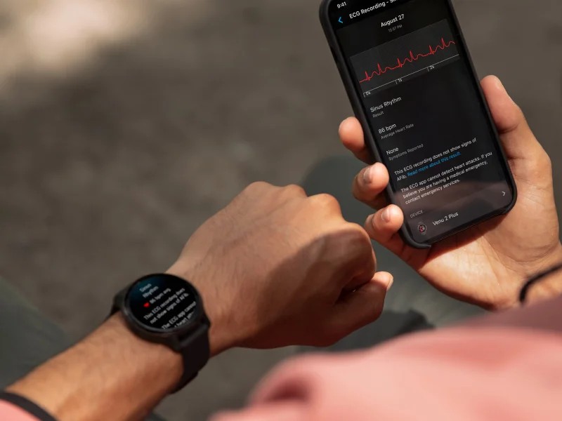 Images of the Garmin ECG app in the UK and Switzerland