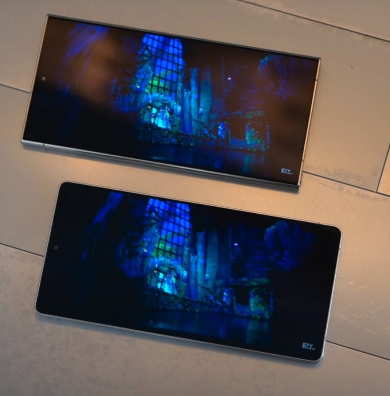 Comparaison des capacités antireflets des Galaxy S24 Ultra et Galaxy S25 Ultra