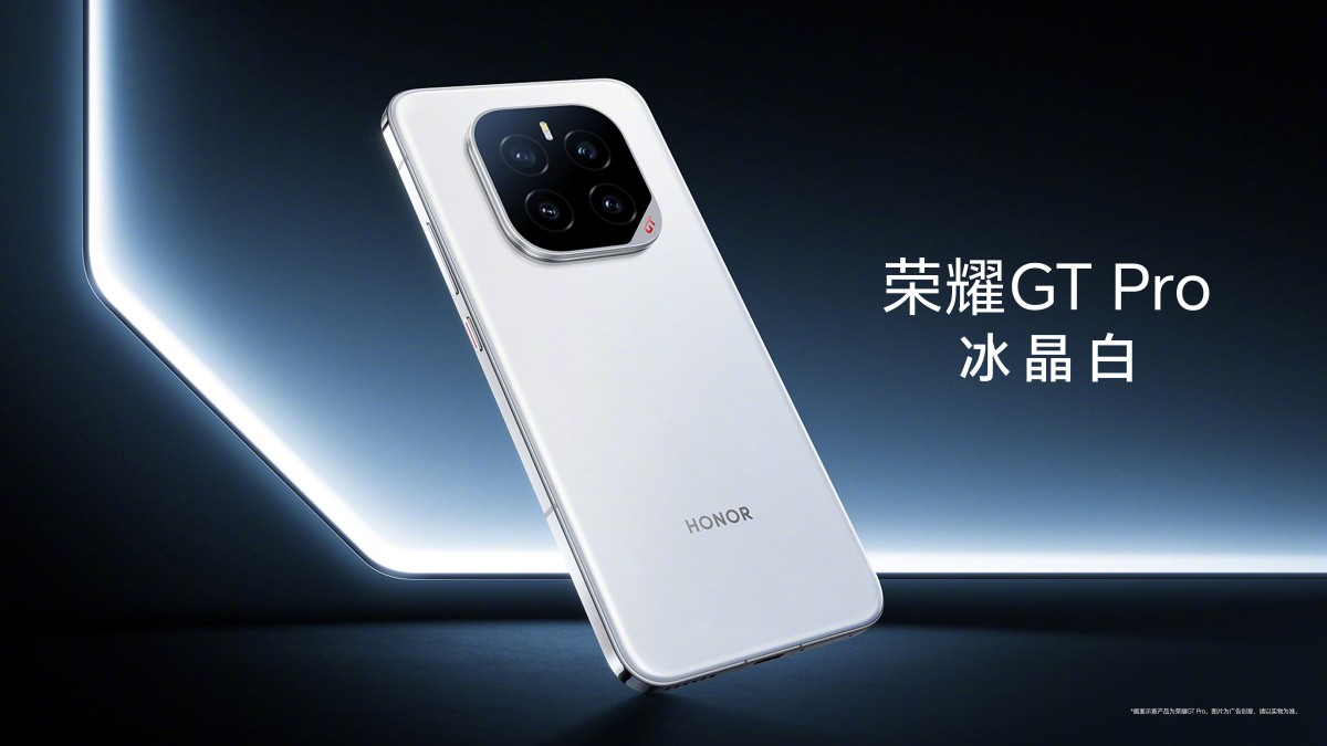 Зображення смартфона Honor GT Pro з переробленим модулем камери
