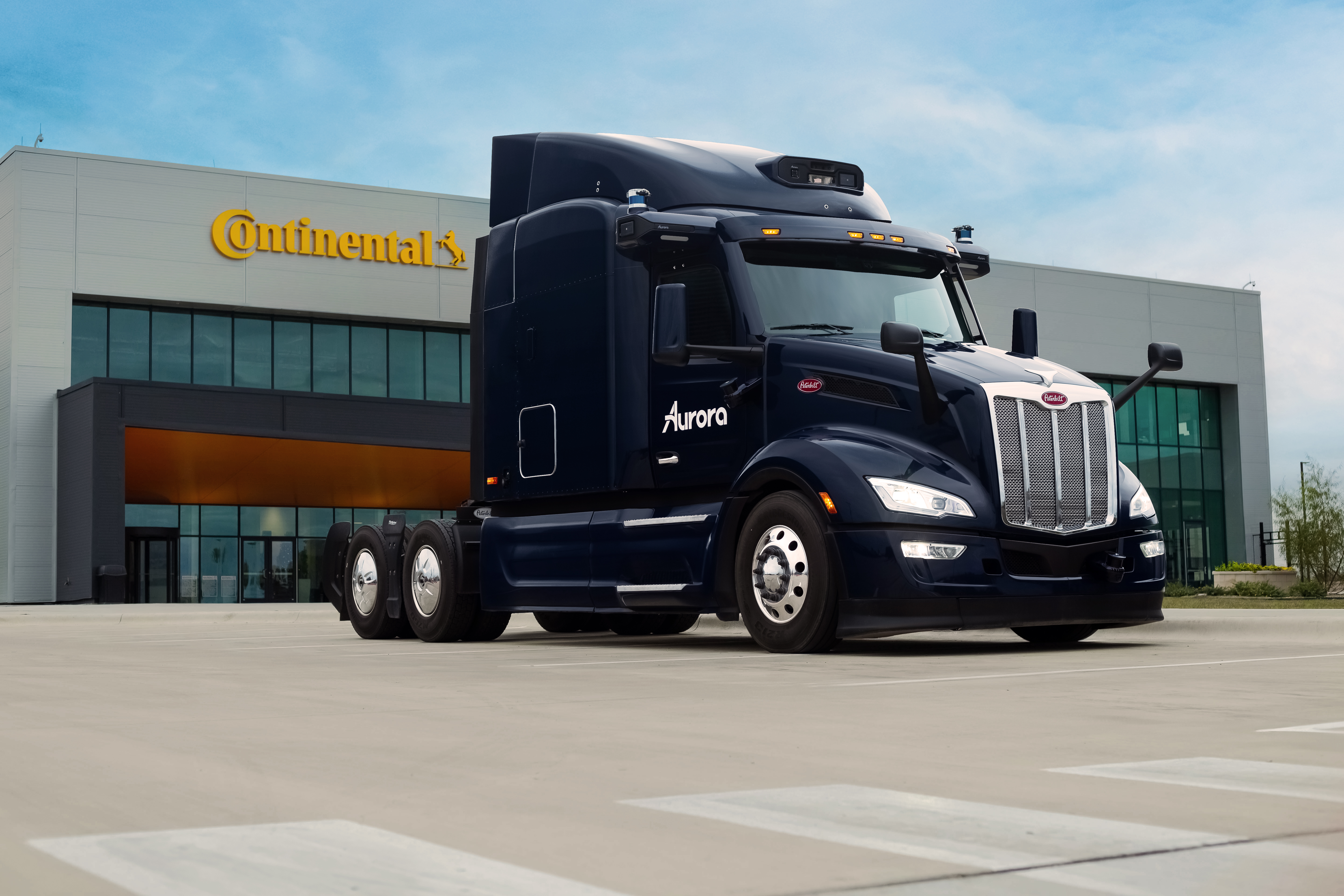 Aurora has finalised the design of its robot trucks. Series production will start in 2027