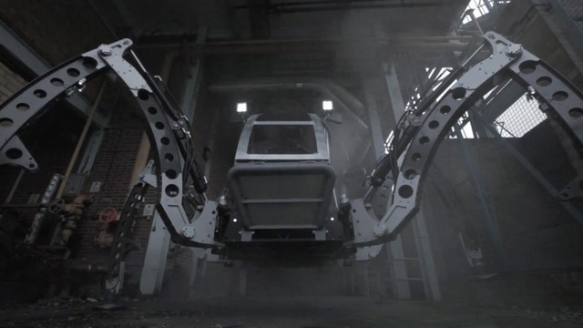 3 видео дня: Sony Z vs серная кислота, гексапод Mantis и аттракцион на самоуправляемой машине 3 видео дня: Sony Z vs серная кислота, гексапод Mantis и аттракцион на самоуправляемой машине