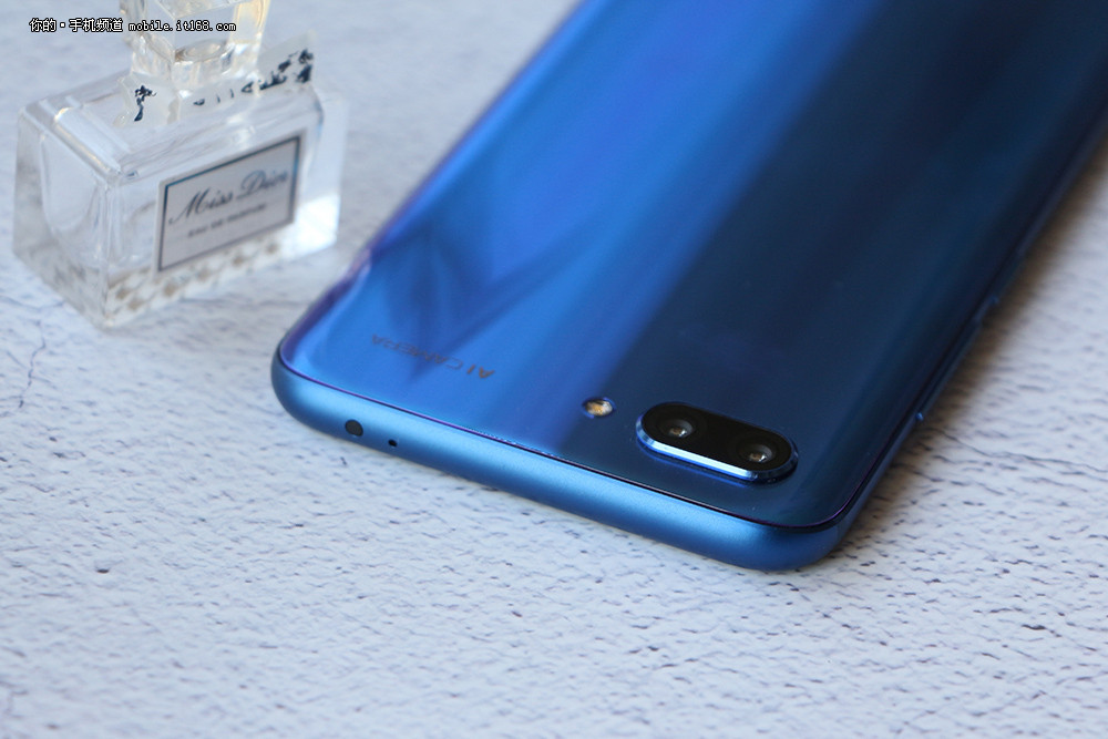 honor-10-real-life-3.jpg
