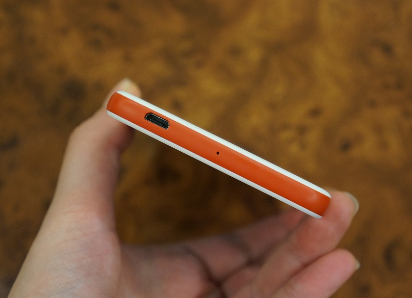 Обзор смартфона HTC Desire EYE-4
