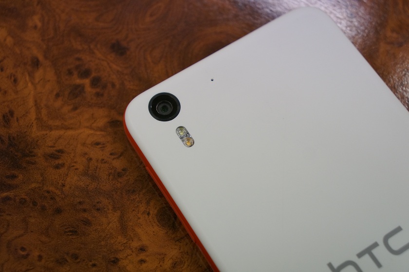 Обзор смартфона HTC Desire EYE-12