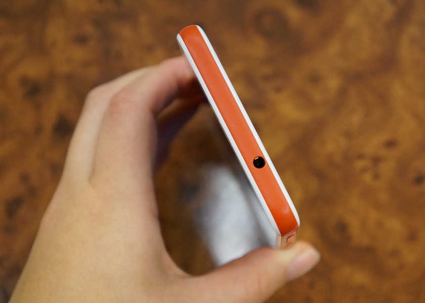 Обзор смартфона HTC Desire EYE-3