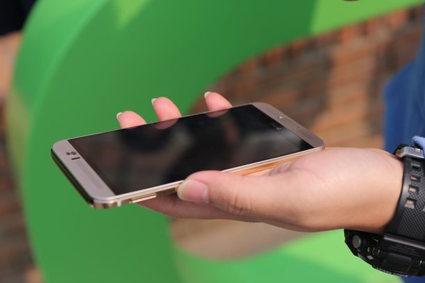 HTC One M9 Plus: 5.2-дюймовый QHD-экран, дактилоскопический сканер и MediaTek MT6795T-3