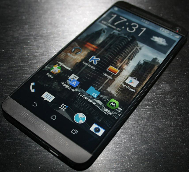Живое фото задней крышки смартфона HTC M8 с ... двумя камерами? (updated)-3