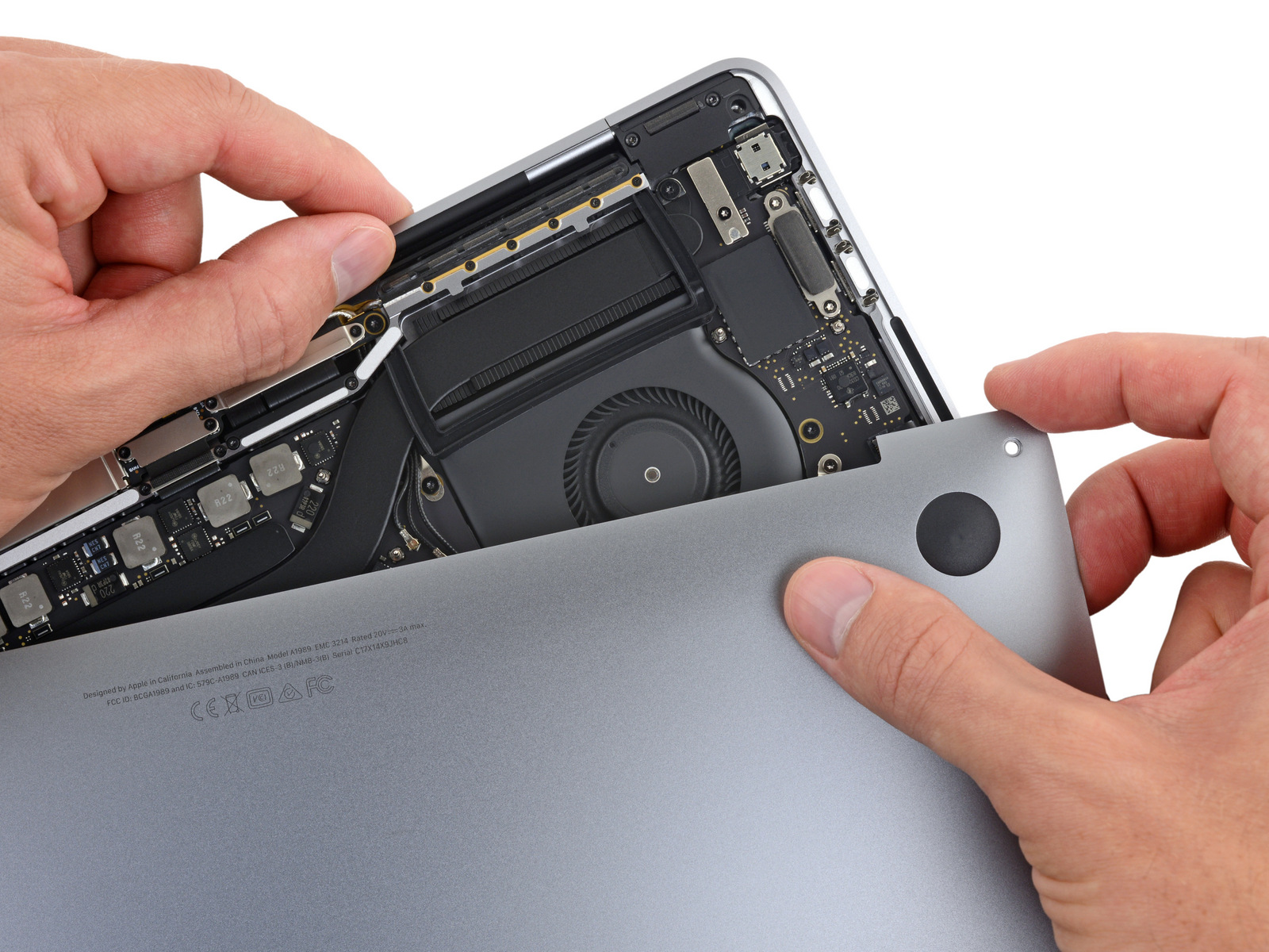 iFixit Apple MacBook Pro 13 1.jpg