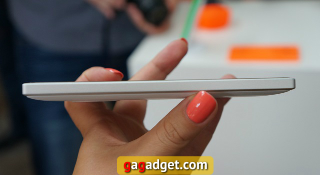 С перламутровыми пуговицами: Nokia Lumia 830, 735 и 730 Dual SIM своими глазами-9