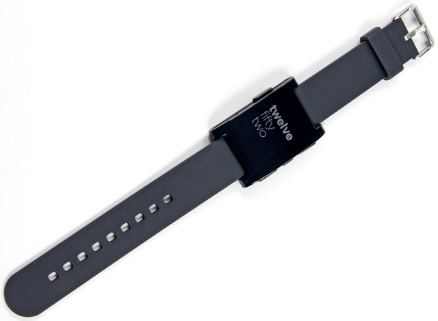 Как в iFixit от скуки разобрали «умные» часы Pebble