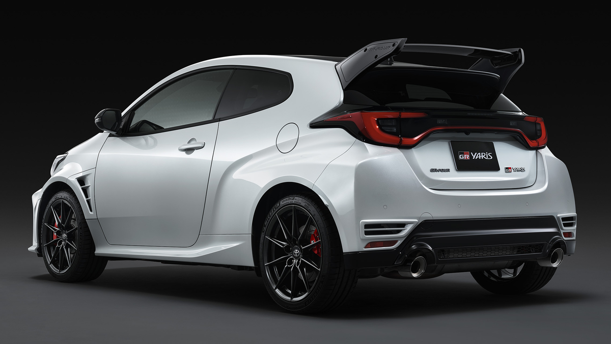 Интерьер Toyota GR Yaris Aero Performance