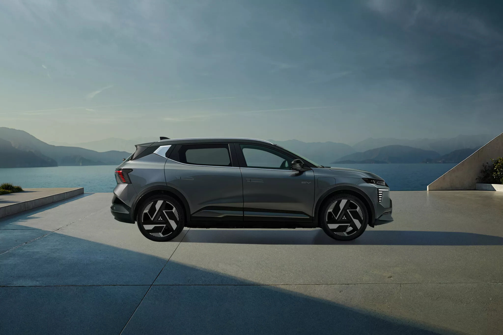 Mitsubishi Eclipse Cross Електричний кросовер Mitsubishi Eclipse Cross Назад