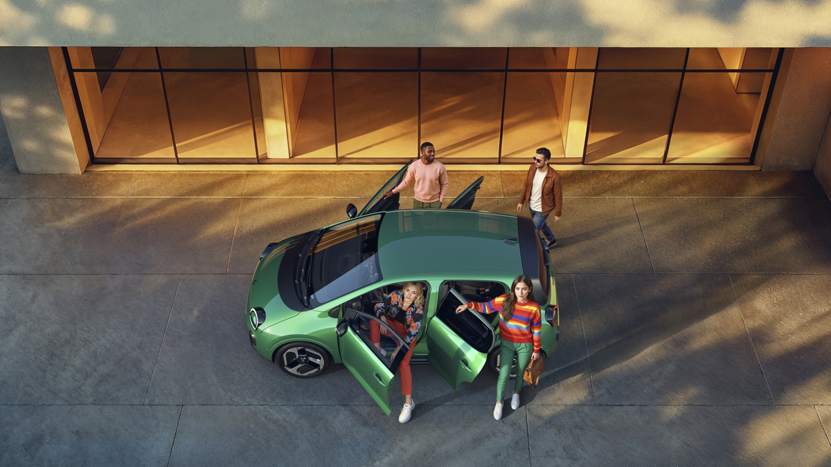 Renault Twingo E-Tech - side view