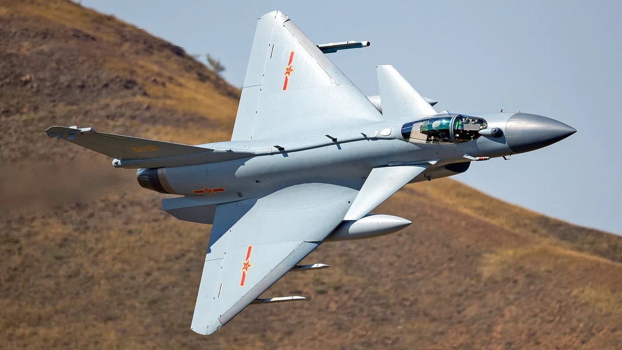 Un chasseur J-10C. Illustration : Force aérienne de la République populaire de Chine