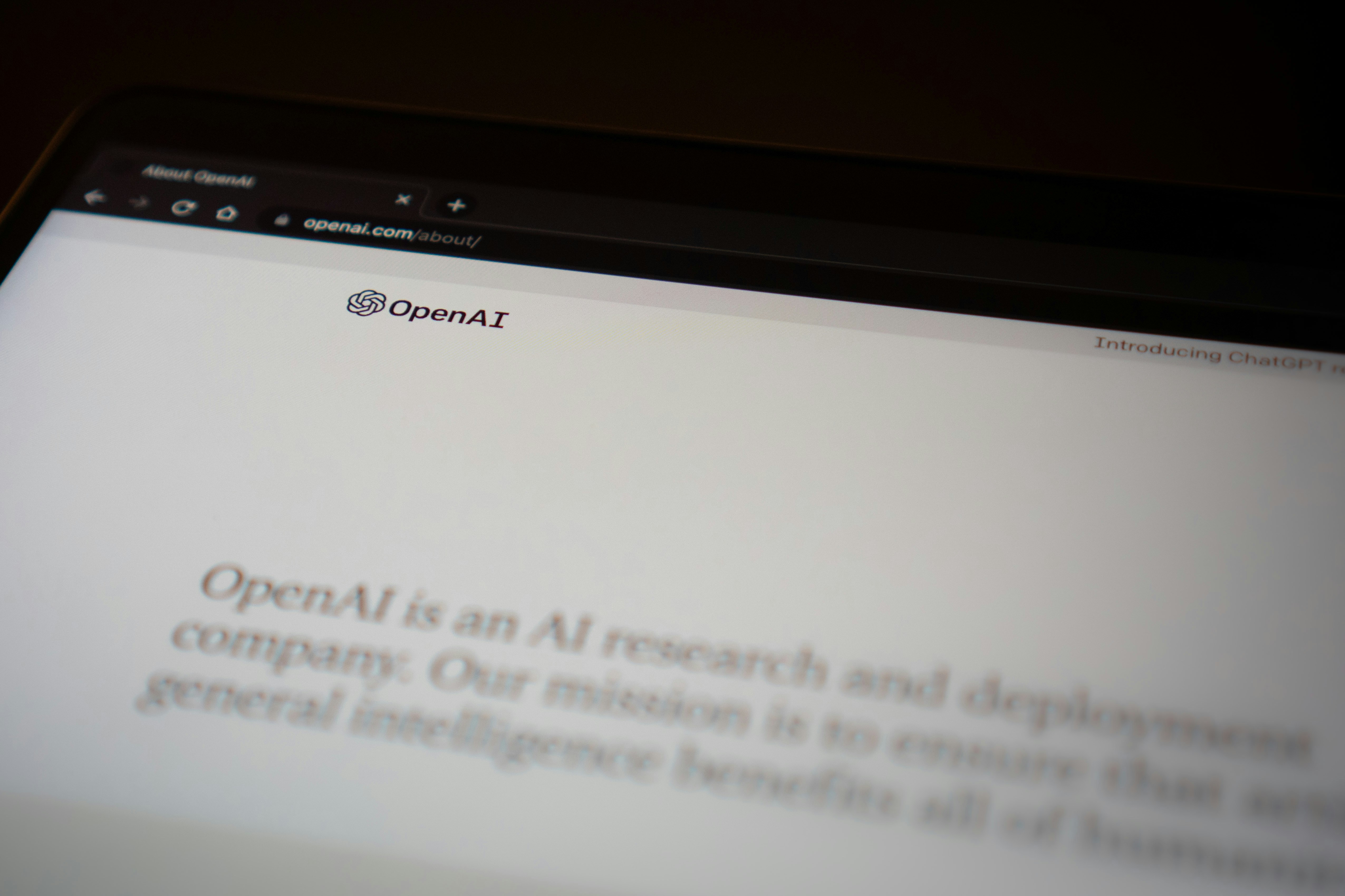 OpenAI et Common Sense Media lancent une initiative sur l'utilisation sûre de l'IA par les adolescents
