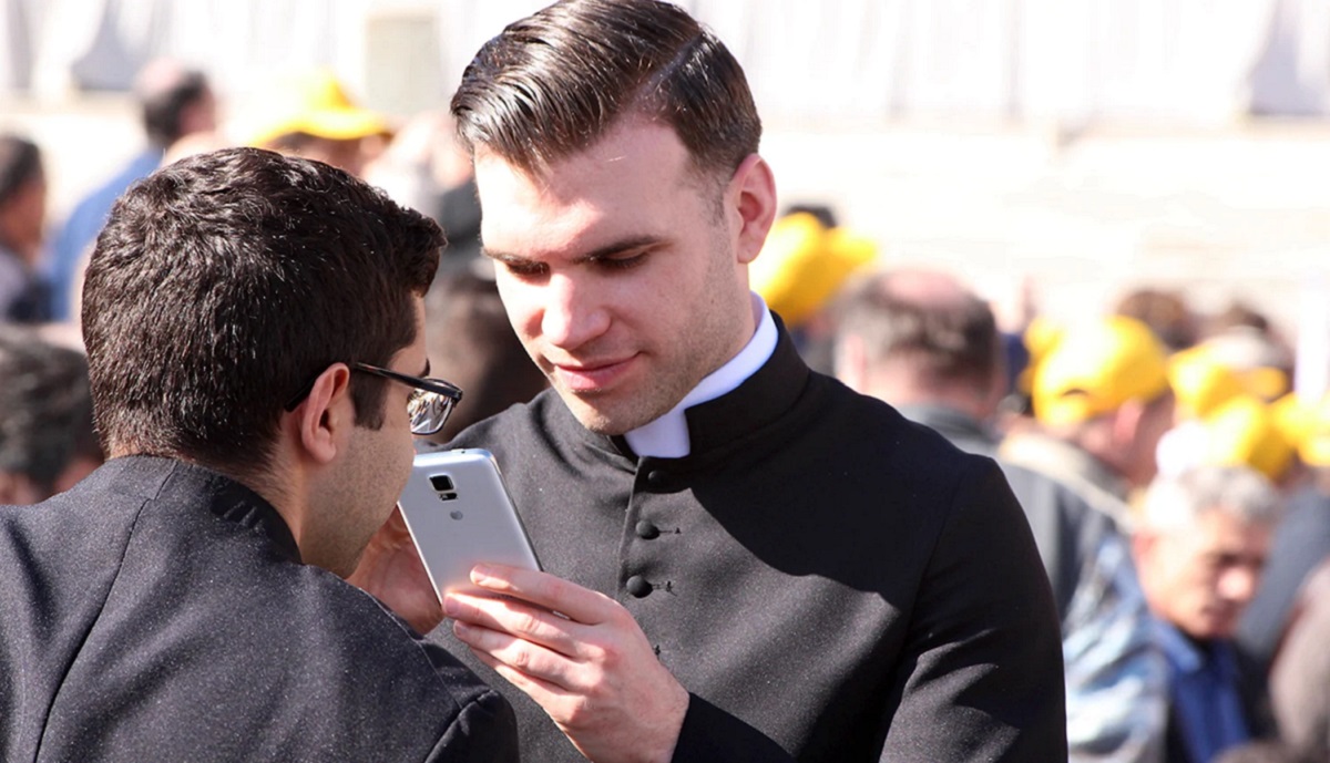 Couldn't resist temptation: Pennsylvania priest spent more than $40k from church coffers on mobile games