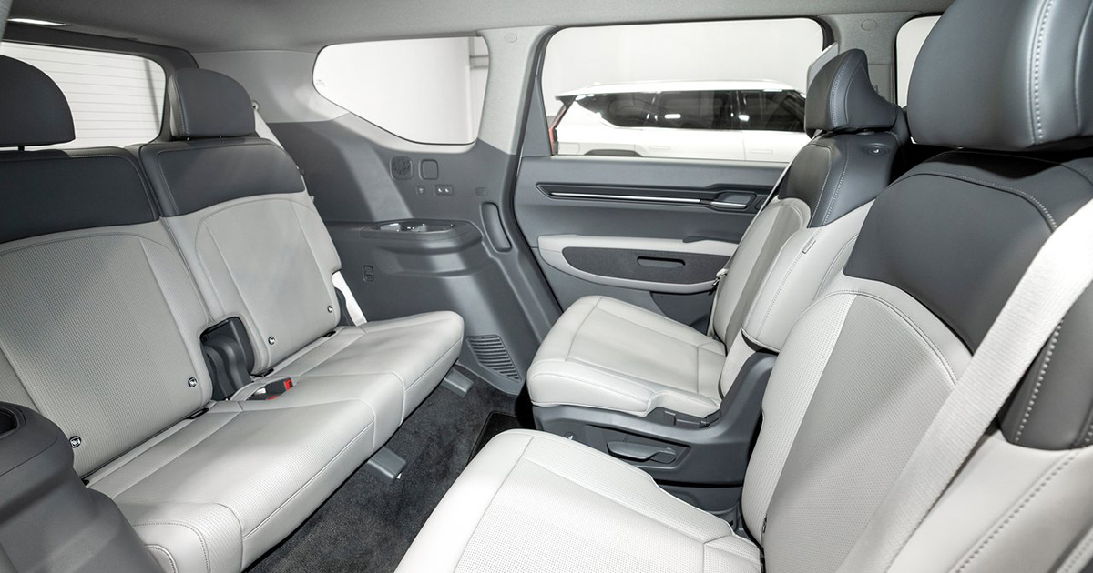 Kia EV9 second and third row seats