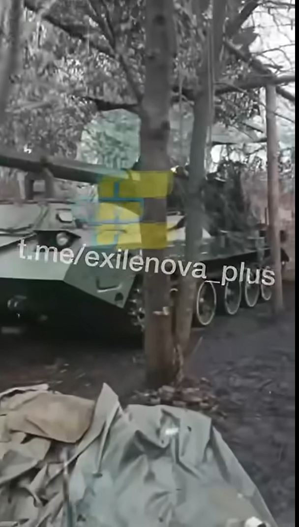 Canon automoteur M1989 Koksan en position de tir