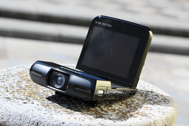 Canon LEGRIA Mini: миниатюрная камера для HD-видеосъёмки 