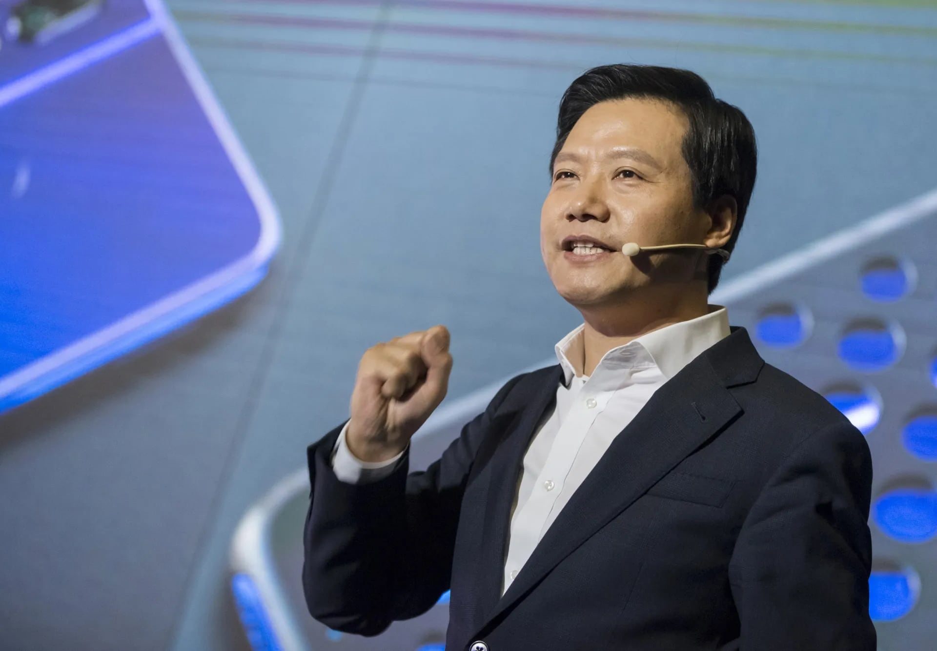 CEO Xiaomi Лей Цзюнь під час презентації Mi AI Stick
