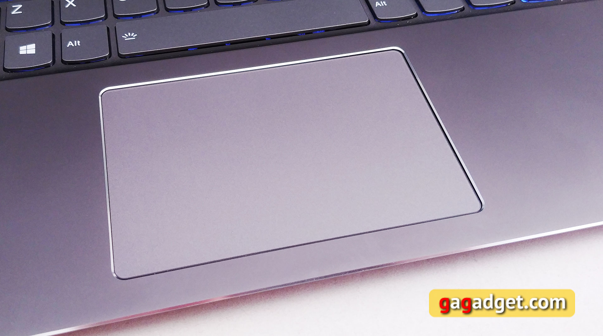 lenovo-ideapad-720s-15ikb-15.jpg